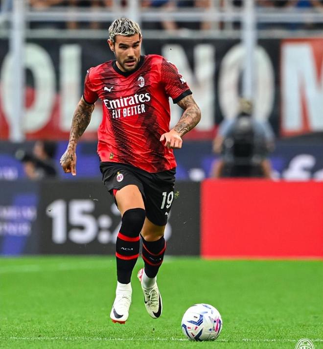 LPL年度最惨上单：巅峰期嘲讽TheShy，新赛季被背刺失业回农村