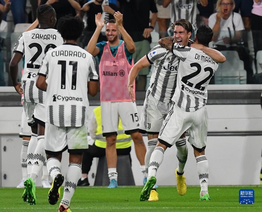 曼联球迷组织将在对富勒姆时抗议：拉特克利夫像个无能的小丑