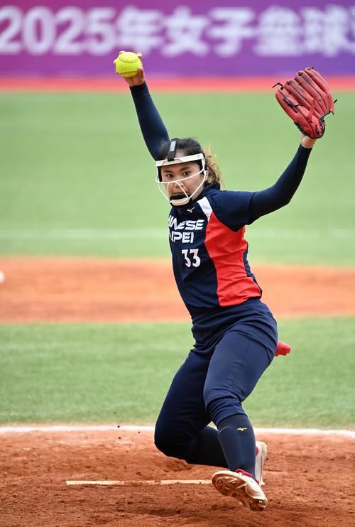 官方授权手游《鬼泣巅峰之战》测试明日开启 新预告赏