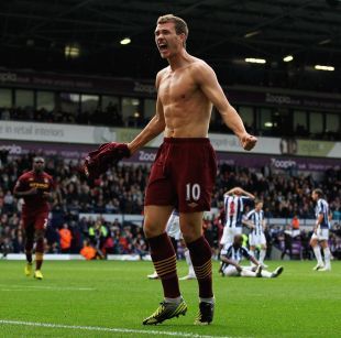 策略卡牌也能轻度易上手？刚刚首曝的《夺帅》做到了哪些点