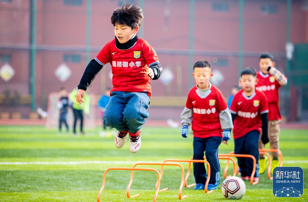 《忍龙》遇上《鬼泣》？新品节上的国产硬核动作游戏《灵拳》是什么来头？