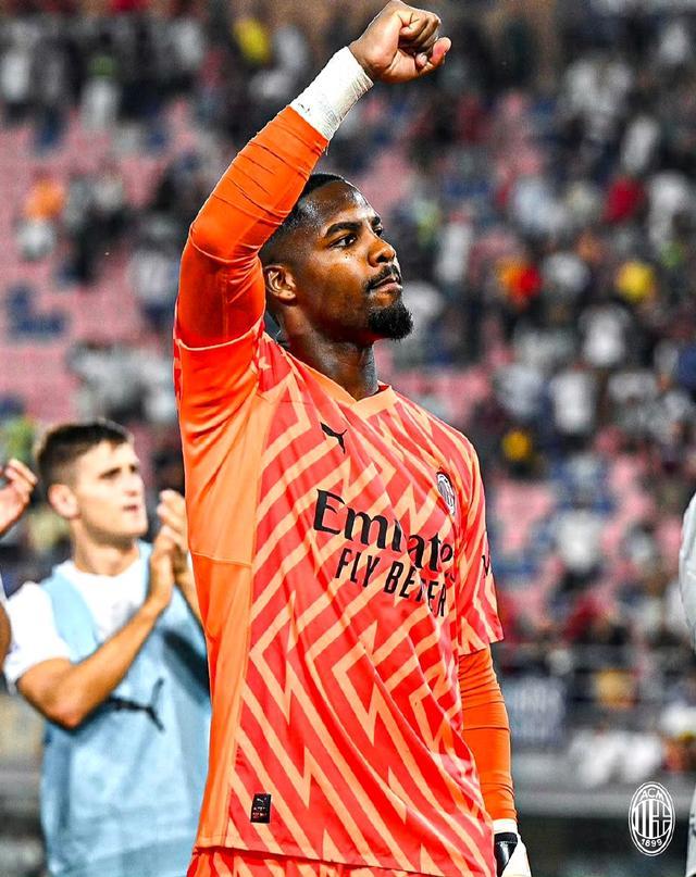 [天下足球]沉浸式体验：主裁视角看国家德比