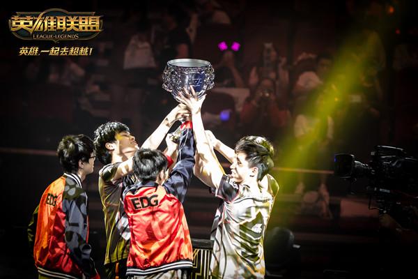 DOTA2三冰表示：我百分百确定，XG战队能赢下突围赛